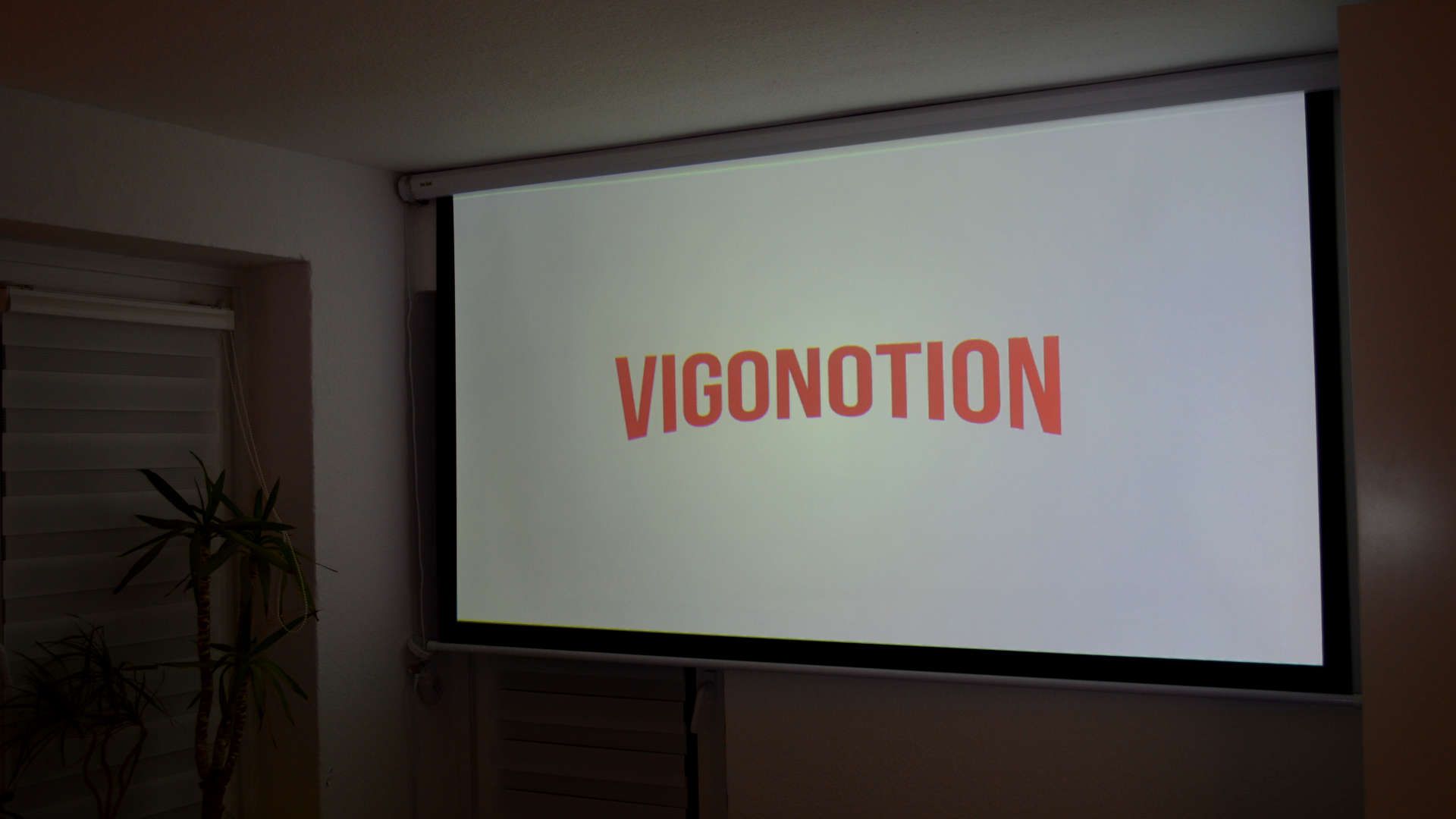 The screen in action